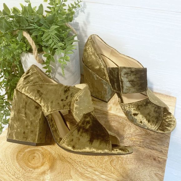 CAbi Shoes - CAbi | Interlock Crushed Velvet Block Heel, Sz 7M